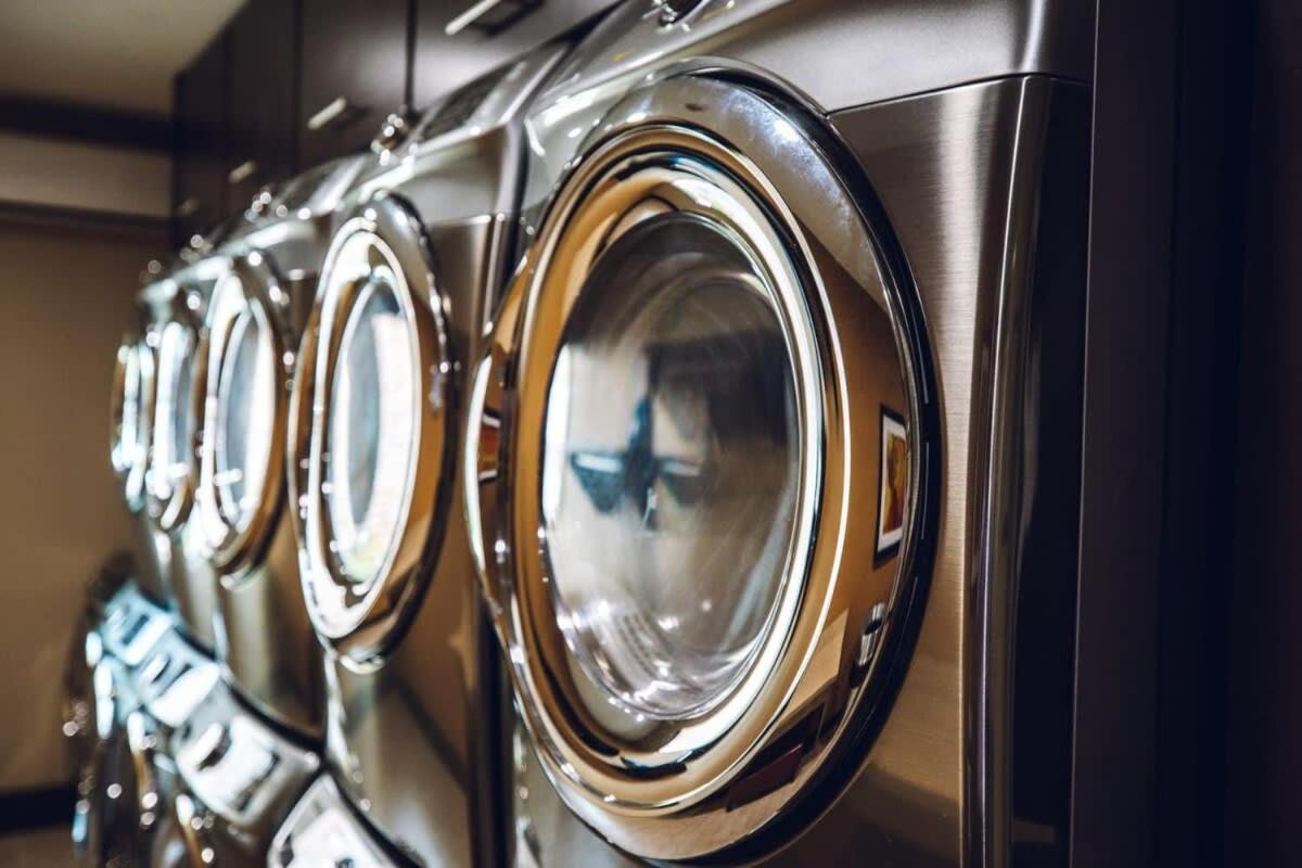 Free Parking Free Wifi With Kitchen Washer Dryer Relux Studio Group 2 Leilighet Houston Eksteriør bilde