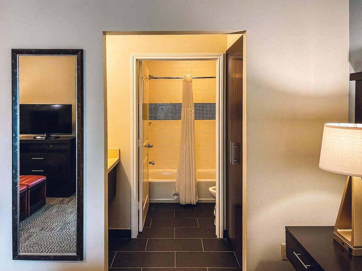 Free Parking Free Wifi With Kitchen Washer Dryer Relux Studio Group 2 Leilighet Houston Eksteriør bilde